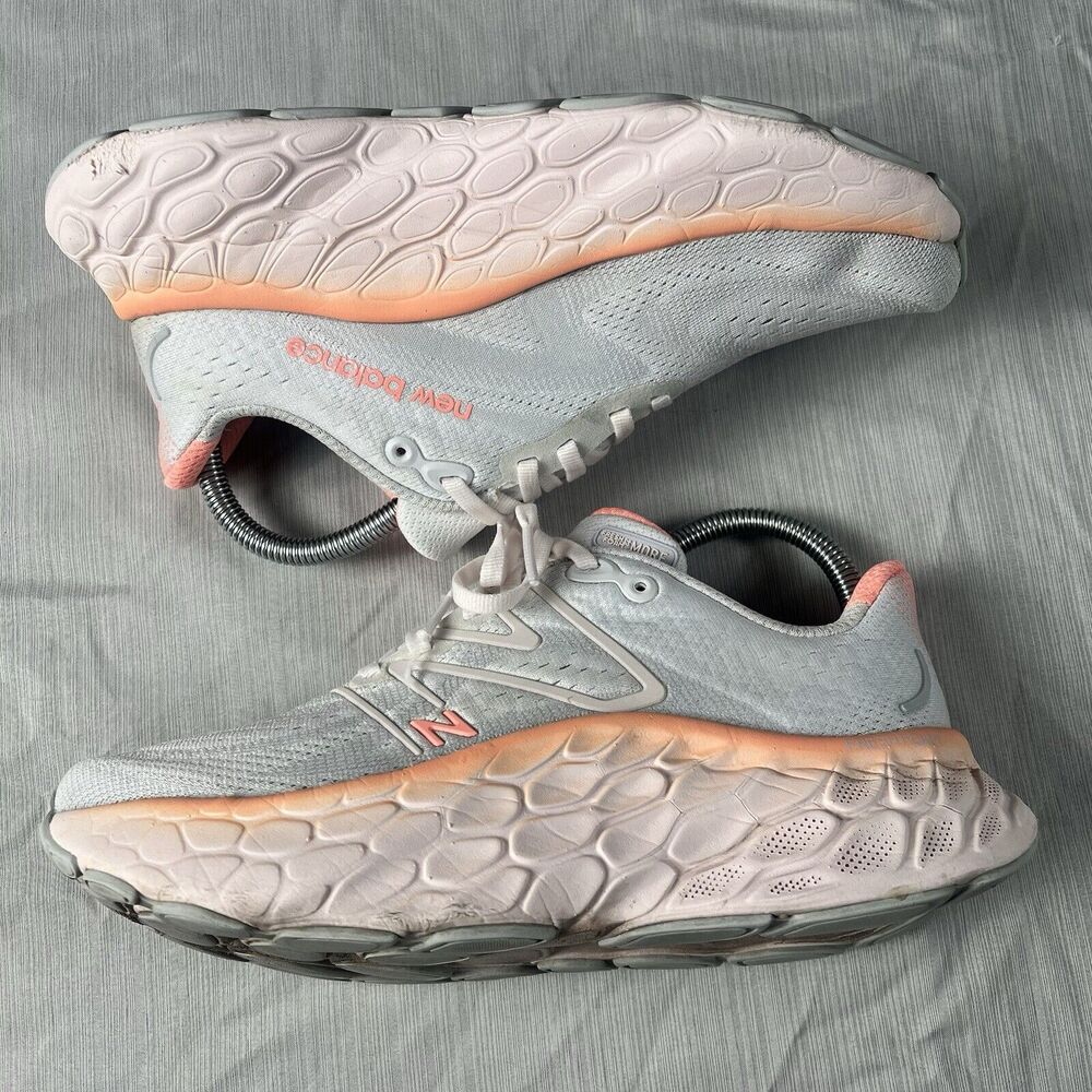 New Balance Fresh Foam X More V4 Womens Size 7 Gray Running Shoes Gym WMORNC4